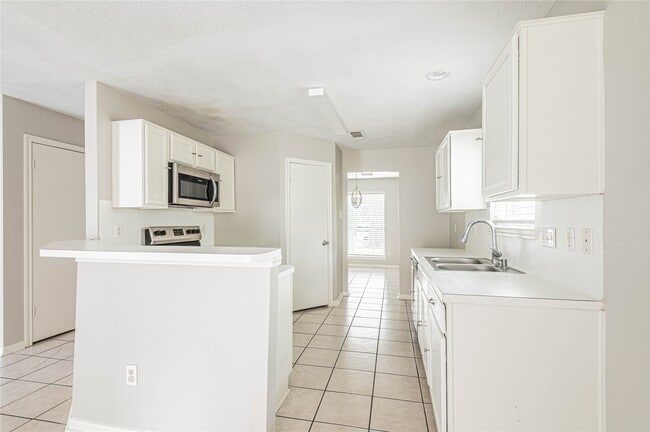 Building Photo - 5134 Cotter Ln