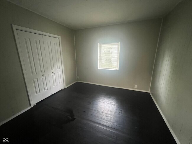 Building Photo - 210 Whitlock Ave