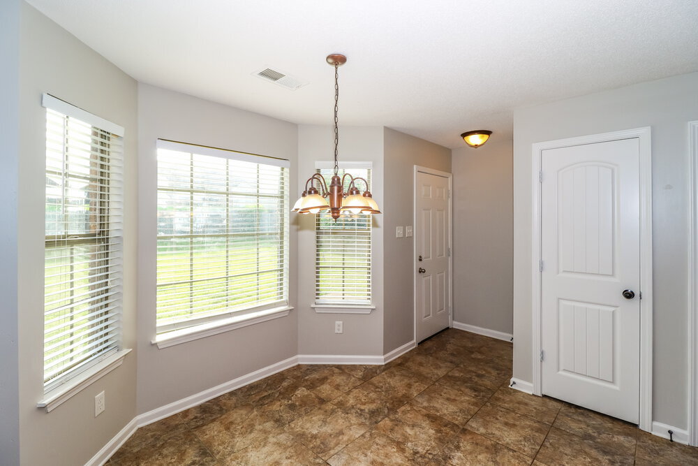 Building Photo - 1609 Sawmill Creek Ln