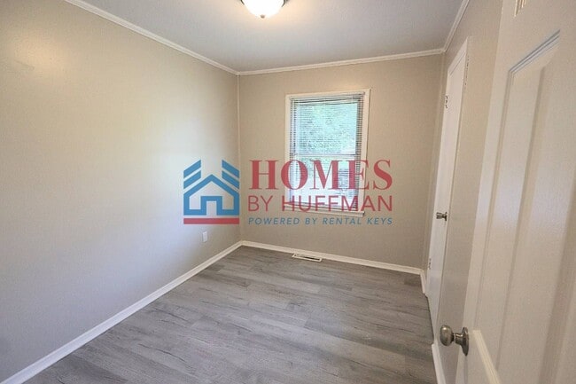 Building Photo - Three Bedroom House  | Attached Garage