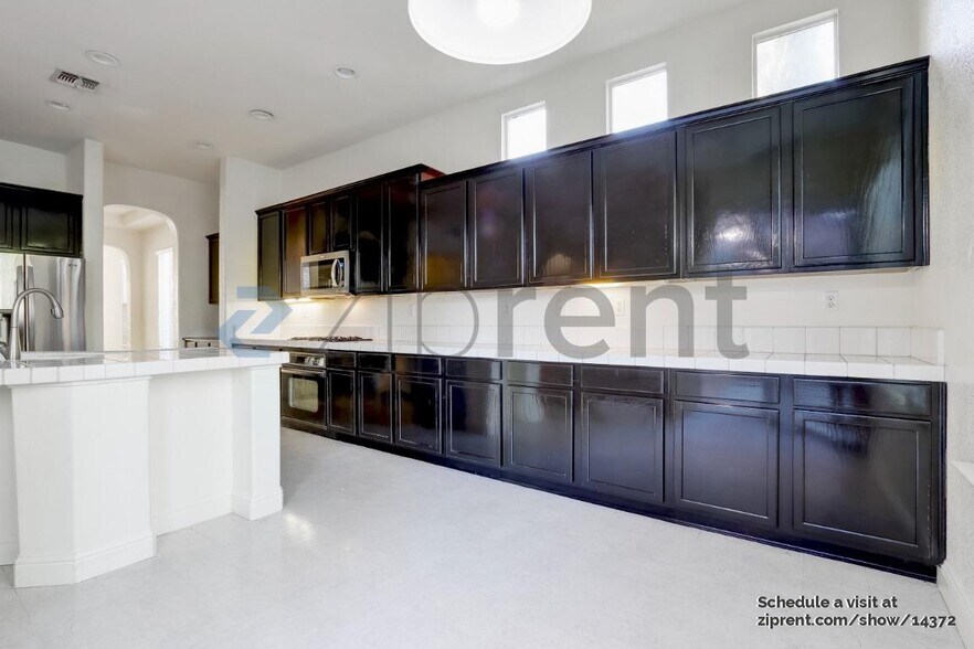 Building Photo - 856 Morningside Dr