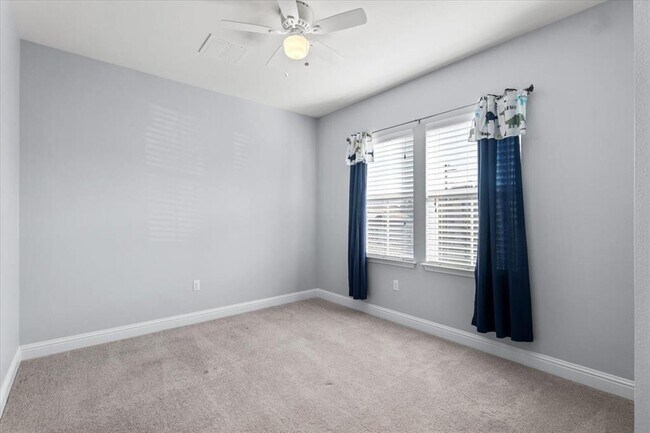 Building Photo - 5112 Globe Mallow Dr