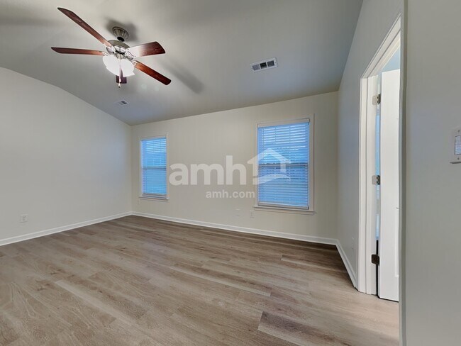 Building Photo - 1801 Point Wood Dr