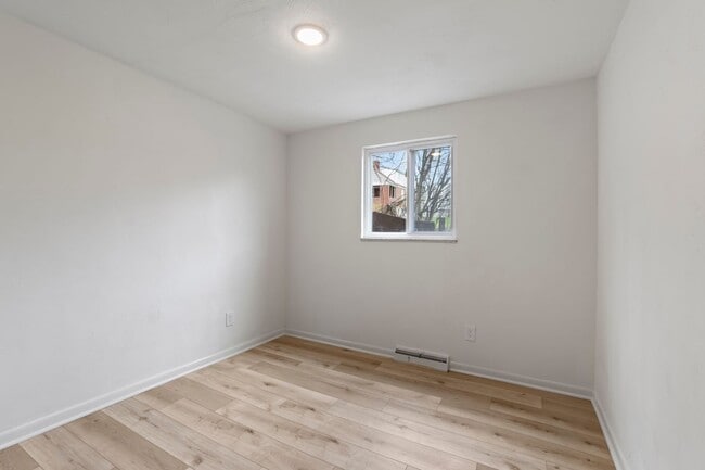 Building Photo - AVAILABLE NOW!! Fully RENOVATED 3 bedroom TOWNHOME in WEST MIFFLIN! COME CHECK IT OUT!