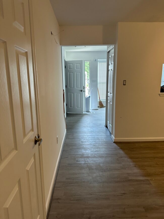 Building Photo - 6113 Lands End Ct