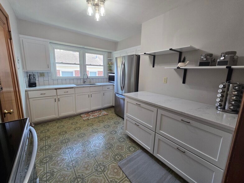 Kitchen-2 - 2111 N 84th St