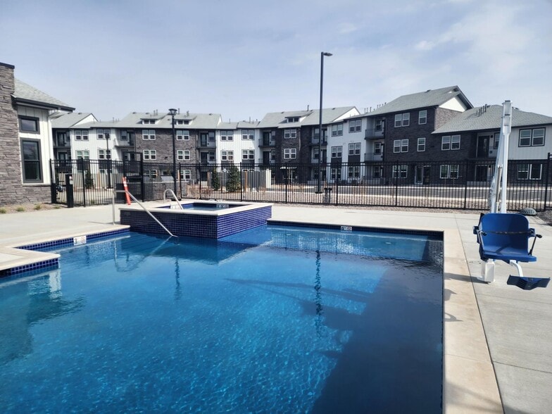 Building Photo - Overlook at Uplands