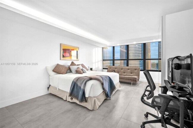 Building Photo - 780 NE 69th St