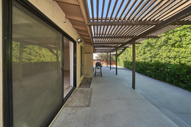 Building Photo - 72754 Pitahaya St