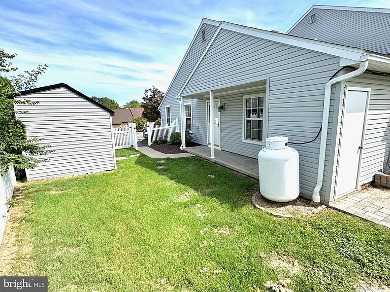 Building Photo - 211 Halsey Ave