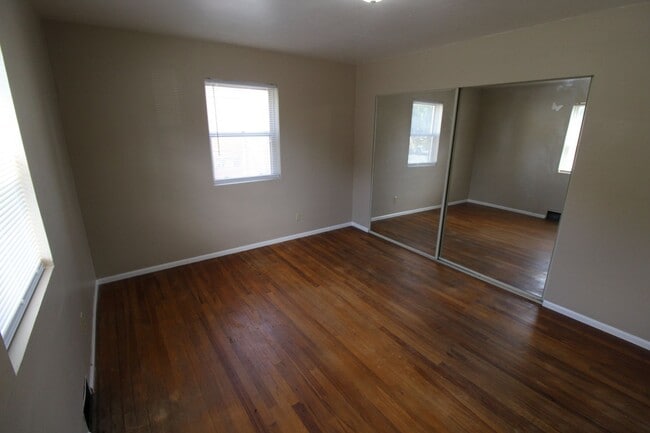 Building Photo - 1604 N Smith St