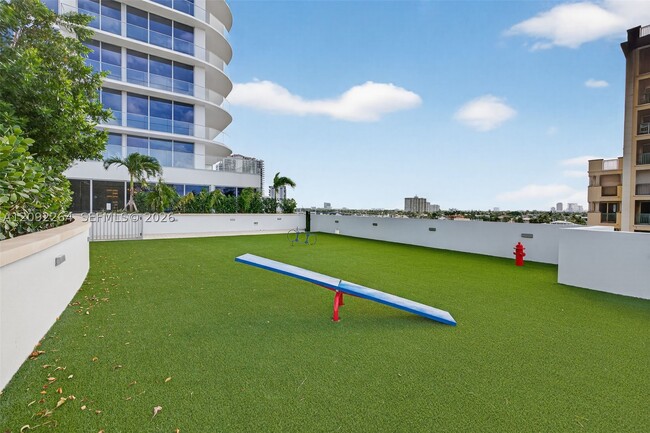Building Photo - 153 N Seabreeze Blvd