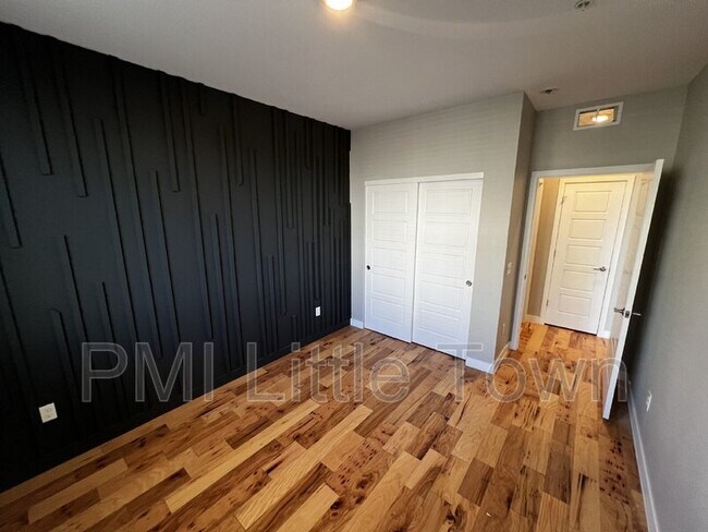 Building Photo - 460 E Fremont Pl