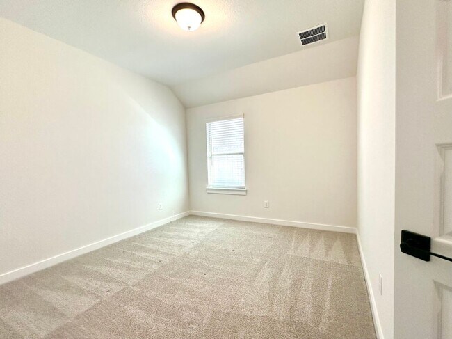 Building Photo - 336 Chaste Tree Dr