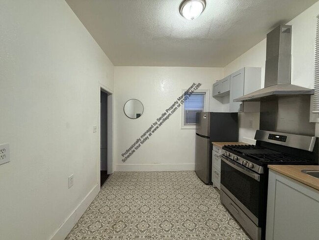 Building Photo - 1808 Filbert St