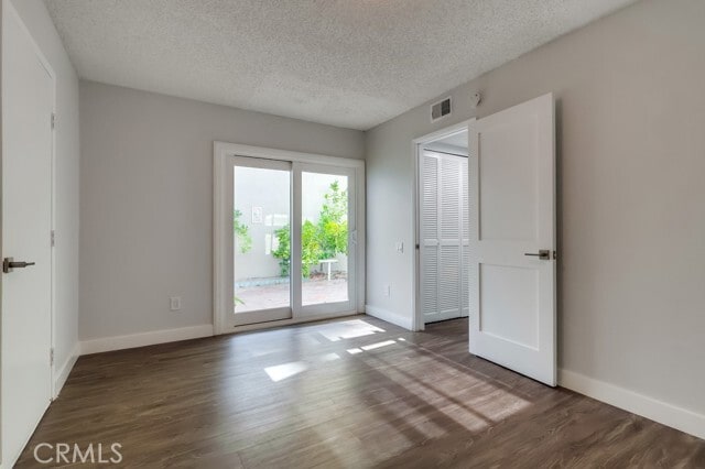 Building Photo - 7030 Seawind Dr