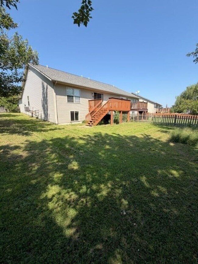 Building Photo - 10925 Upland Terrace