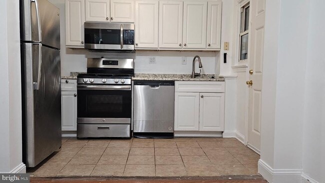 Building Photo - 4213 Hildreth St SE