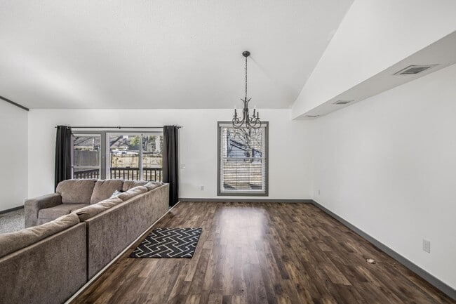 Building Photo - 315 Whipple Tree Ln