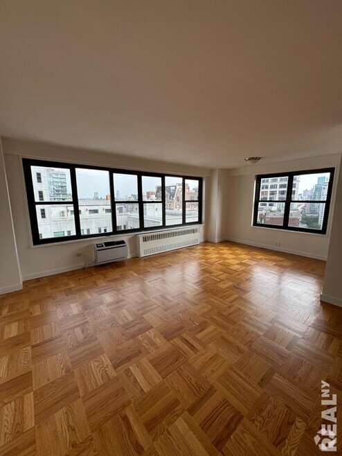 Building Photo - 145 4th Ave