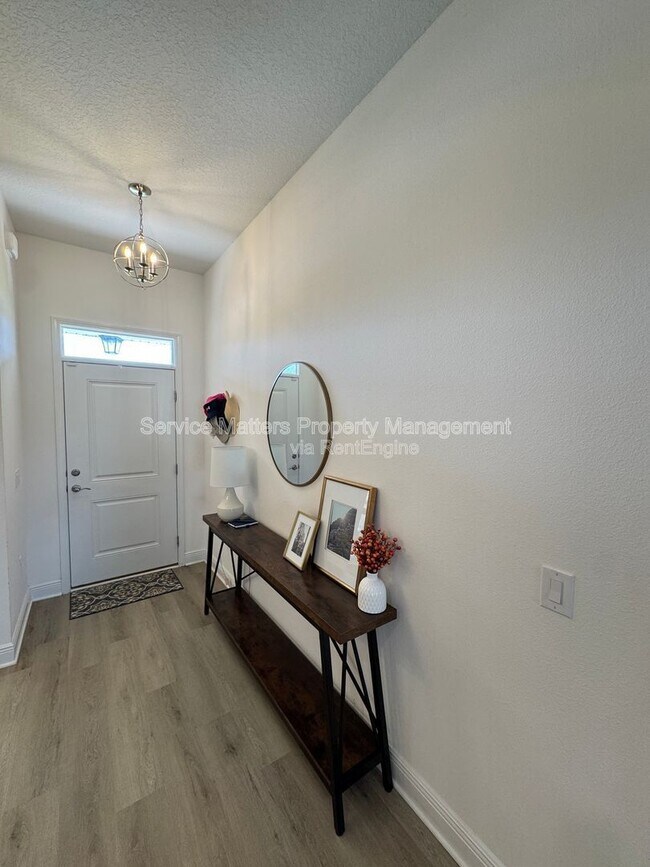 Building Photo - 5641 Micanopy Dr