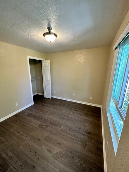 Building Photo - 5252 Orange Ave, #103