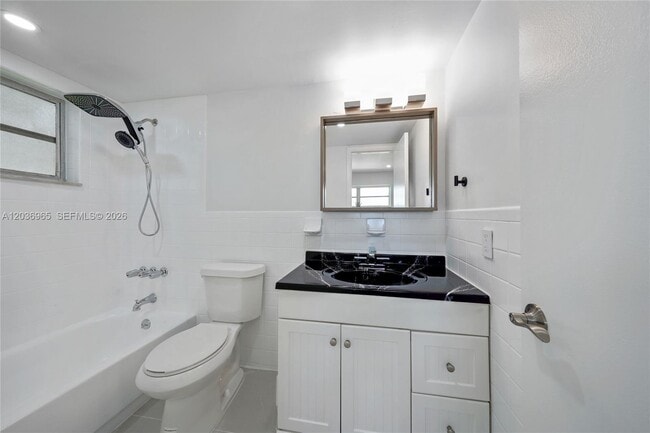 Building Photo - 6211 SW 37th St