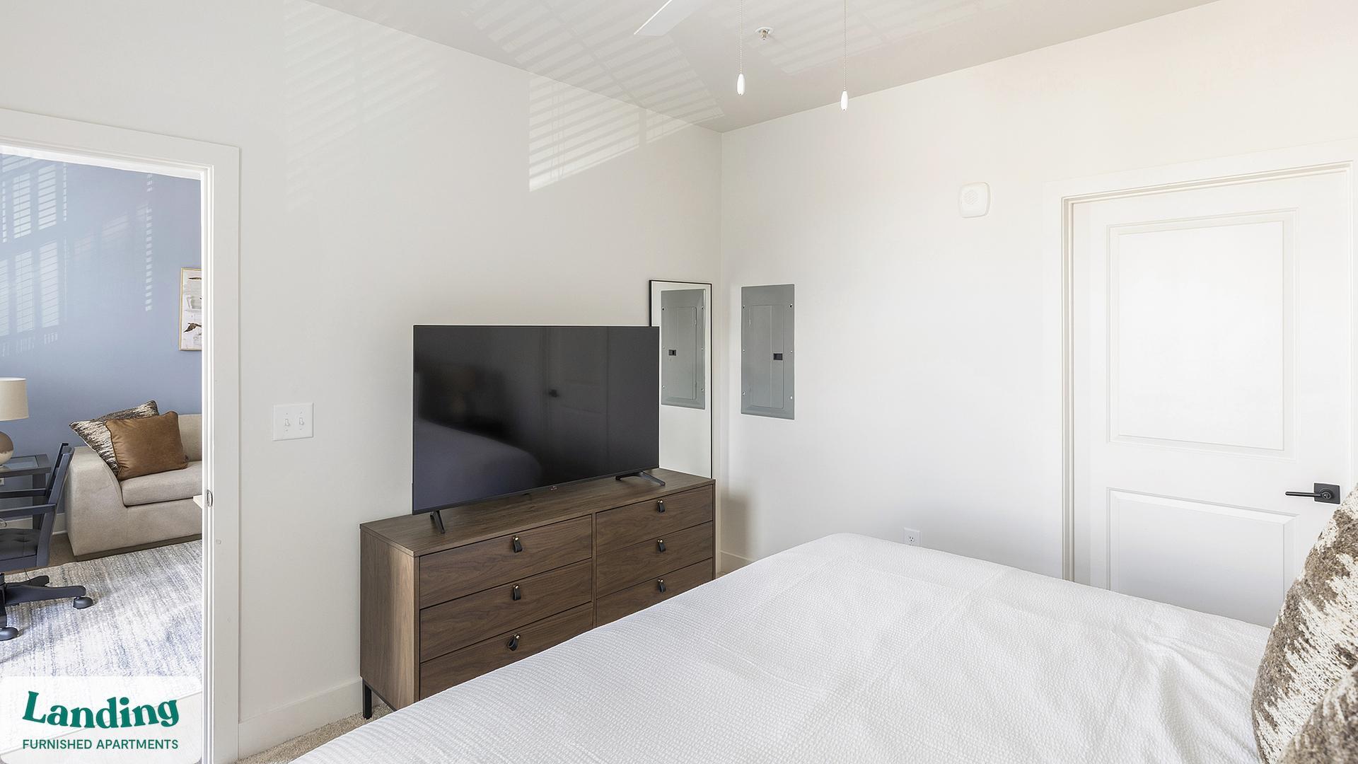 Building Photo - 170 Graphics Dr