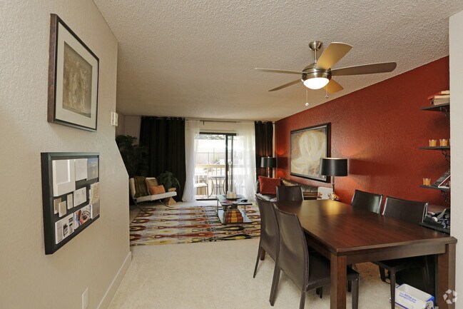 Townhome - Entry - Bella La Costa