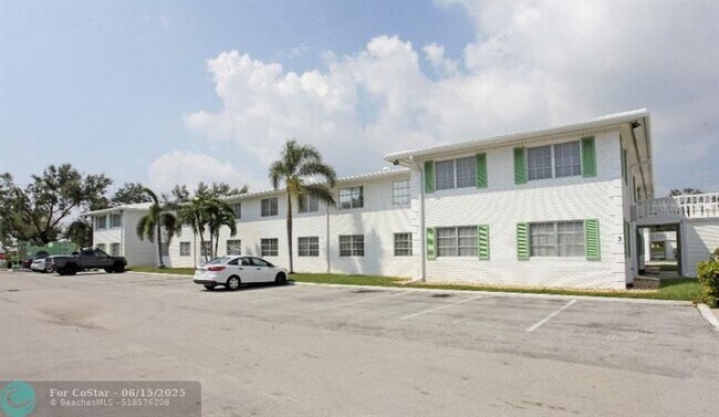 Building Photo - 1801 NE 62nd St