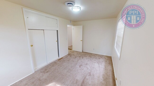 Building Photo - Charming home in NE Portland in the David ...