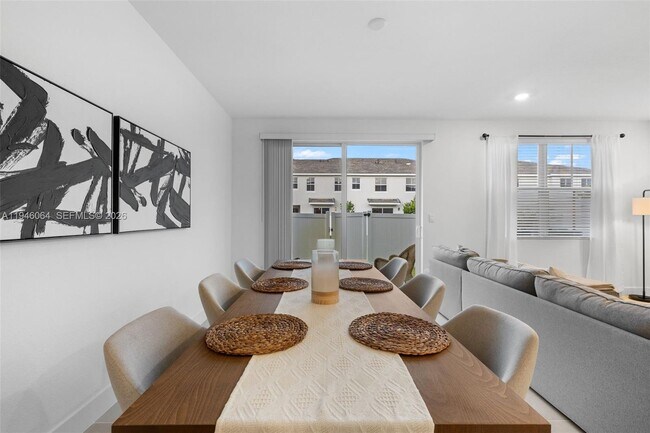 Building Photo - 131 SW 171st Terrace