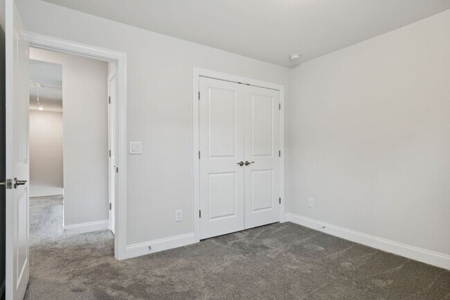 Building Photo - Clover Glen Rental