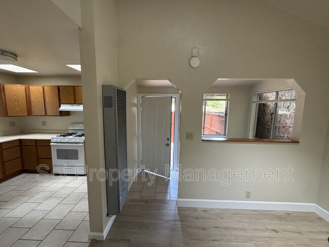 Primary Photo - 156 Hillside Ave