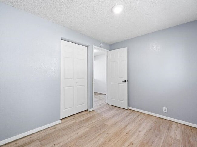 Building Photo - 8307 W Grand Ronde Pl