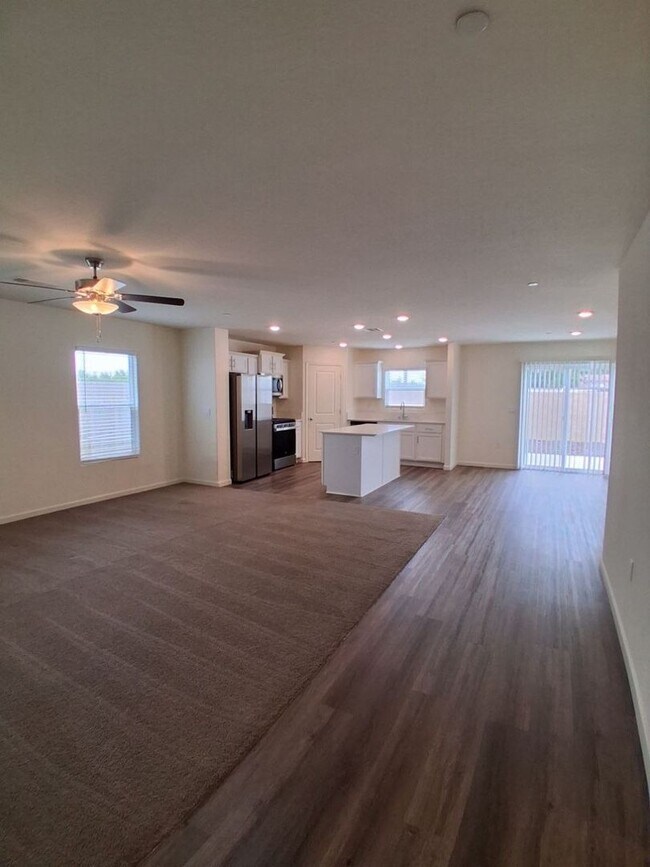 Building Photo - PRICE REDUCTION + MOVE-IN SPECIAL! Beautiful Home in Madera!