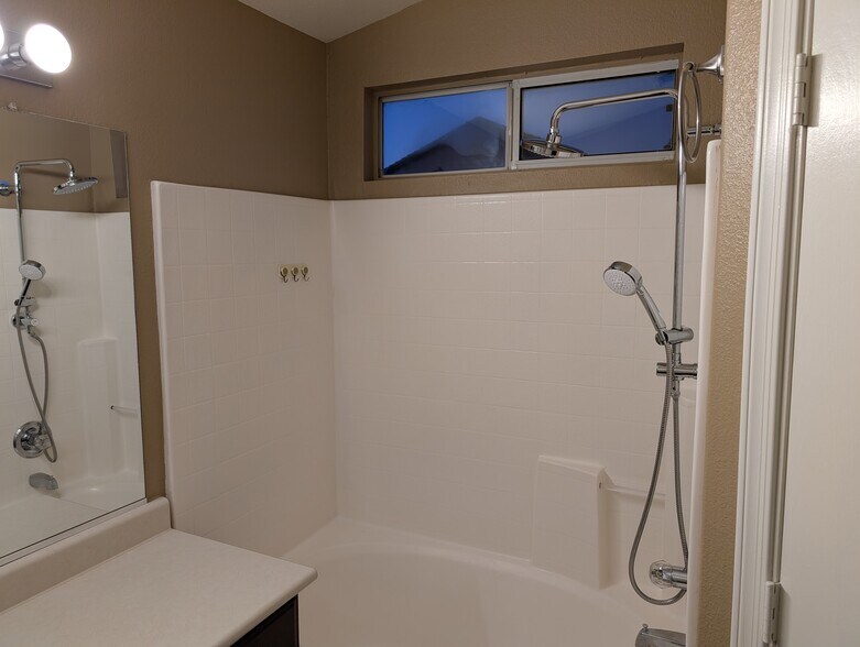 Main Bathroom - 10430 W Orange Dr