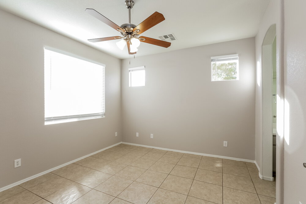 Building Photo - 1115 E Grove St