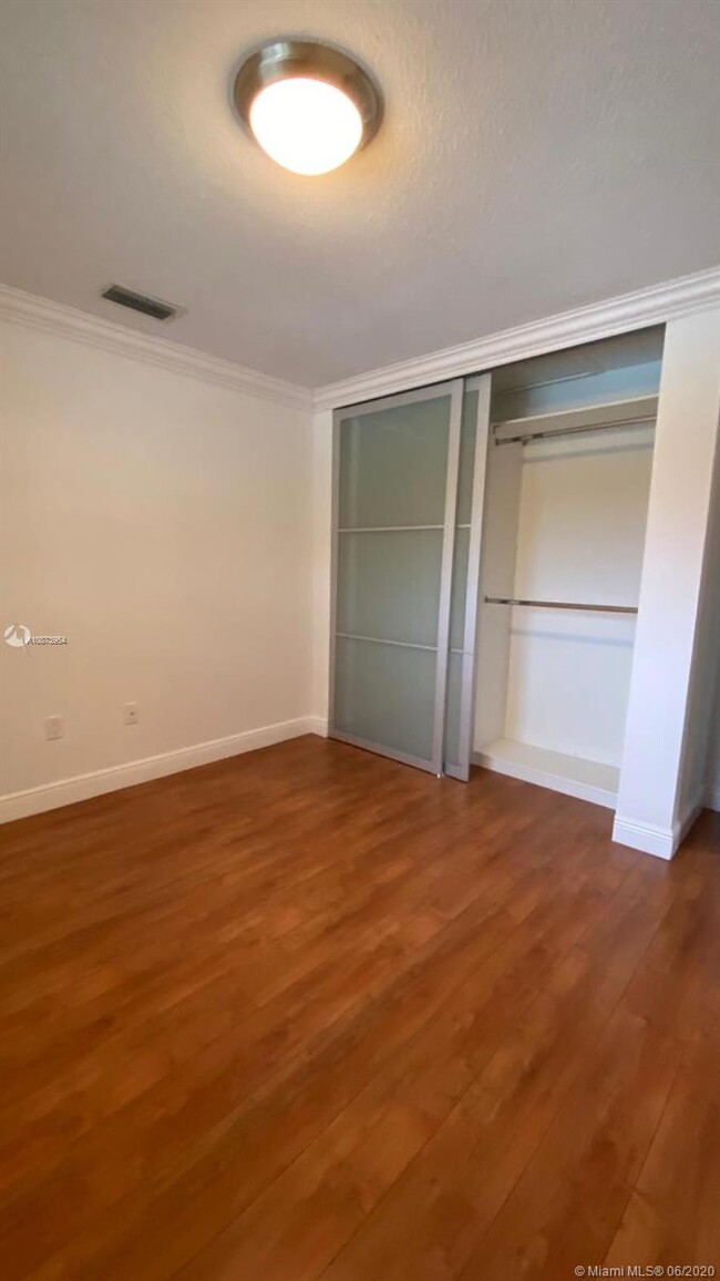 Building Photo - 13111 S Calusa Club Dr
