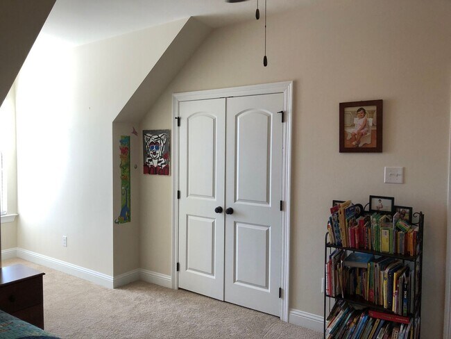 Building Photo - Energy Smart Home!