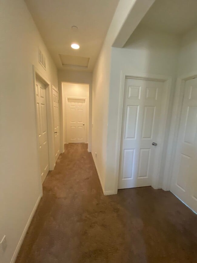 Building Photo - GORGEOUS HOME IN EASTVALE CORONA