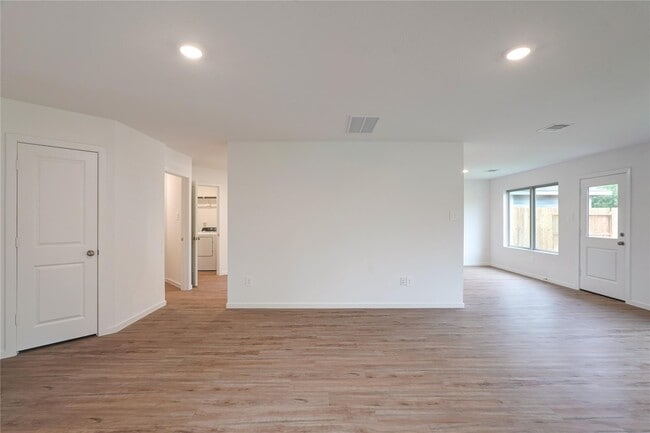 Building Photo - 17914 Becker Lndg Dr