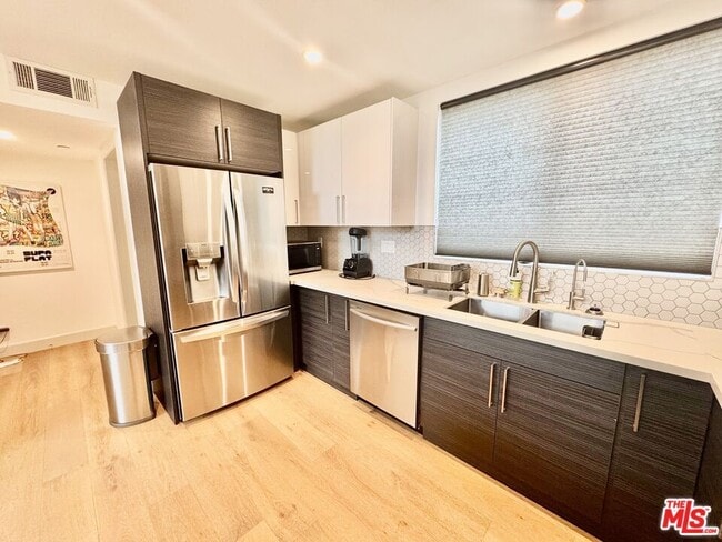 Building Photo - 2406 Glendale Ct