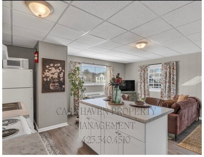 Building Photo - Modern 1 Bed 1 Bath - Pet Friendly!