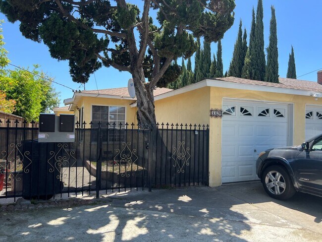 Primary Photo - Inglewood Duplex - Front House