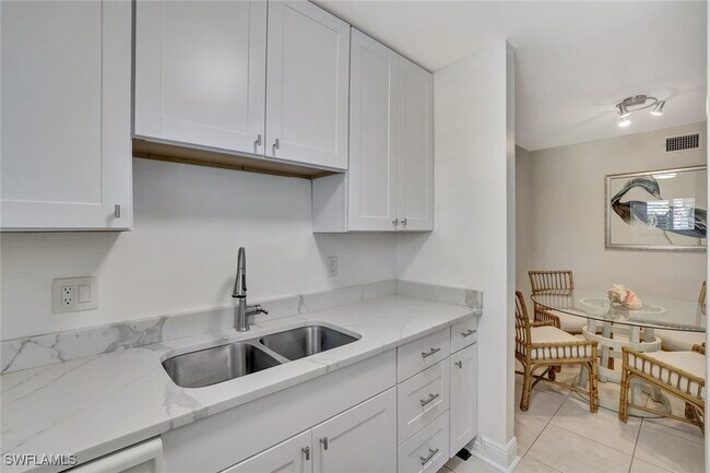 Building Photo - 766 Central Ave