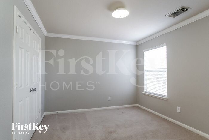 Building Photo - 6523 Bluestone Springs Ln