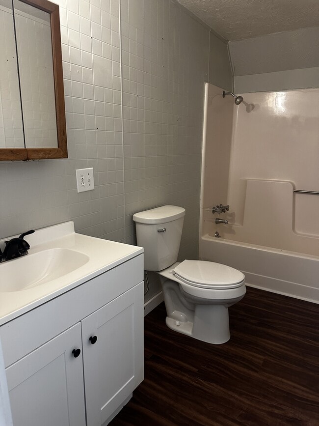 Building Photo - 2325 Sharkey Rd