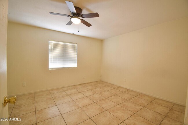 Building Photo - 3120 N 67th Ln