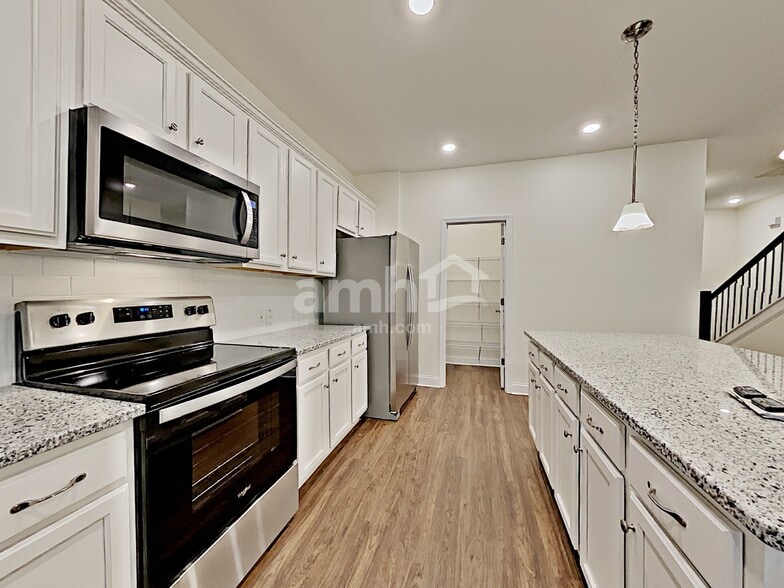Building Photo - 17322 Alydar Commons Ln